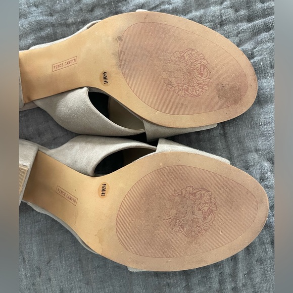 Suede Vince Camuto block heels size 9.5 - Picture 5 of 8